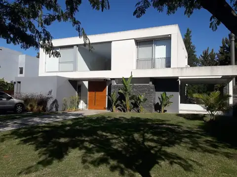 Casas en Venta en El Encuentro - Argenprop