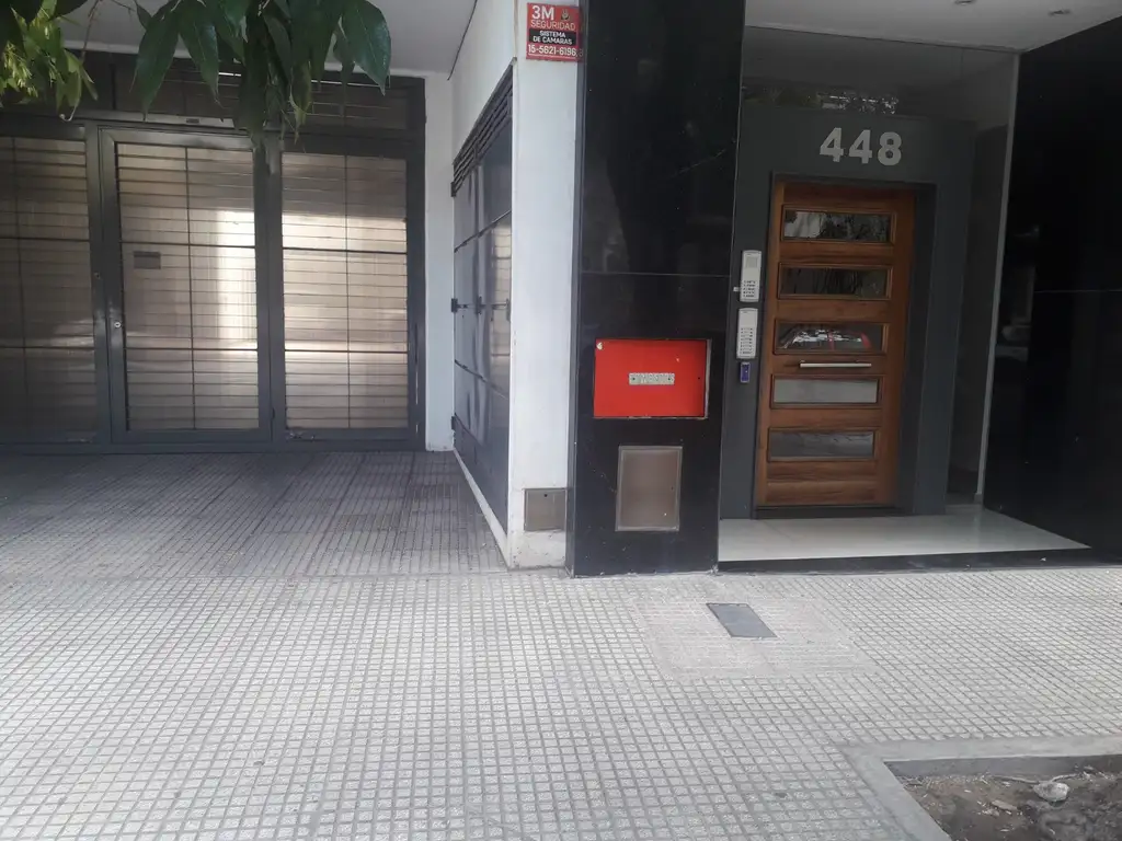 Gran ambiente contrafte balcón  aterrezad edificio nvo. Posibil cochera. baño compl coc integrada