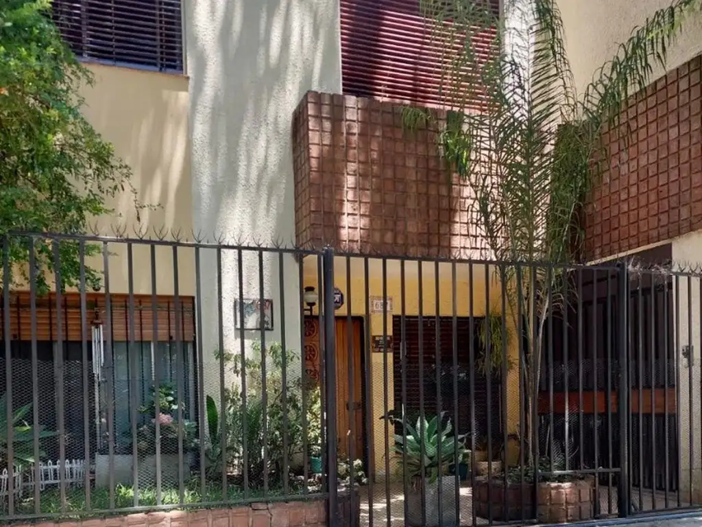 Excelente casa en planta baja, 2 dorm, family, patio