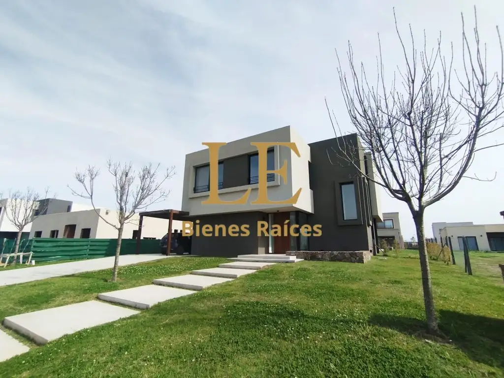 Casa a La Venta En Barrio Riberas Puertos