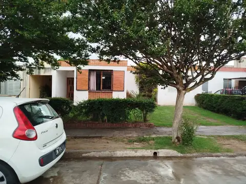 VENTA CASA 4 DORMITORIOS DON BOSCO