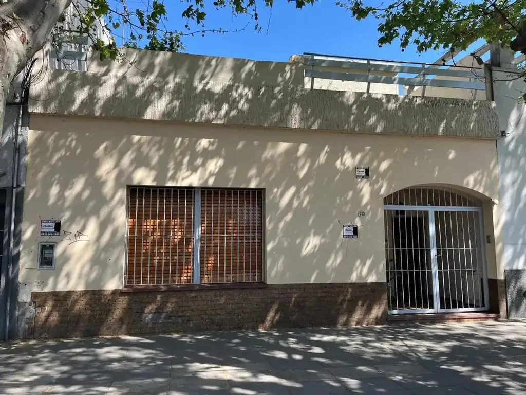 VENTA CASA 4 AMBIENTES - VELEZ SARSFIELD