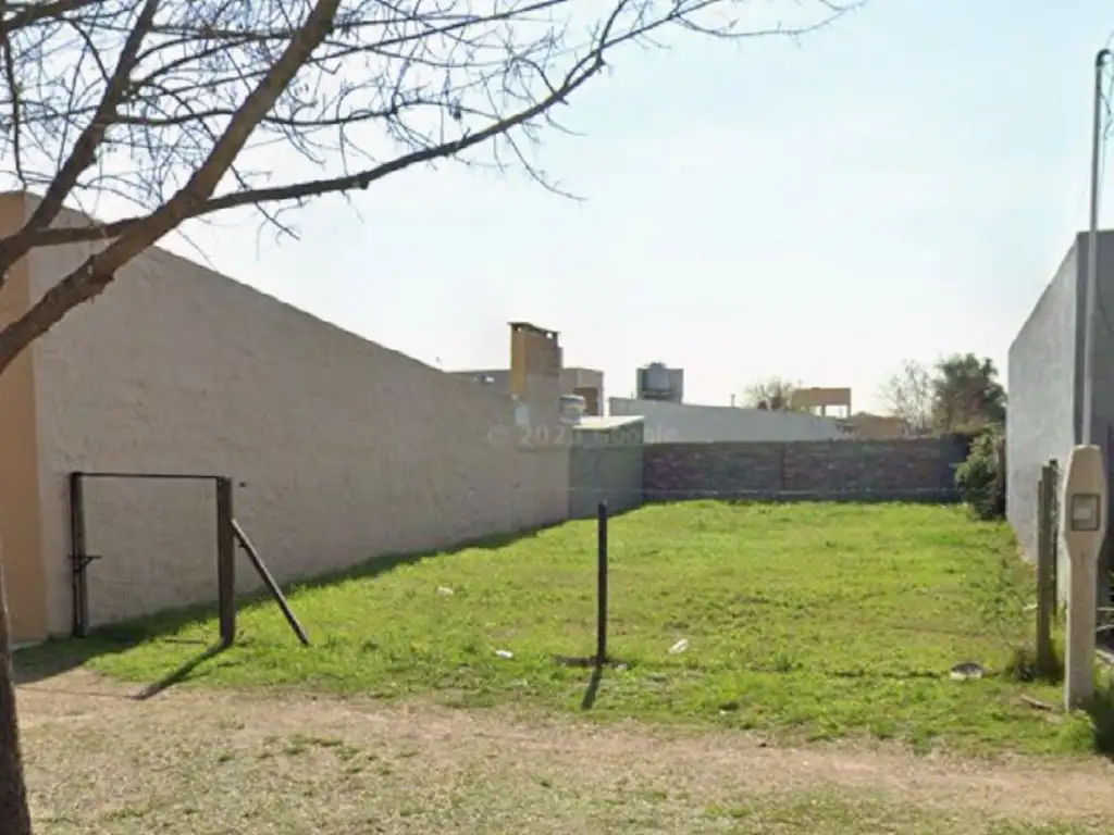 REMAX/VENDE/LOTE/LOS NOGALES 2