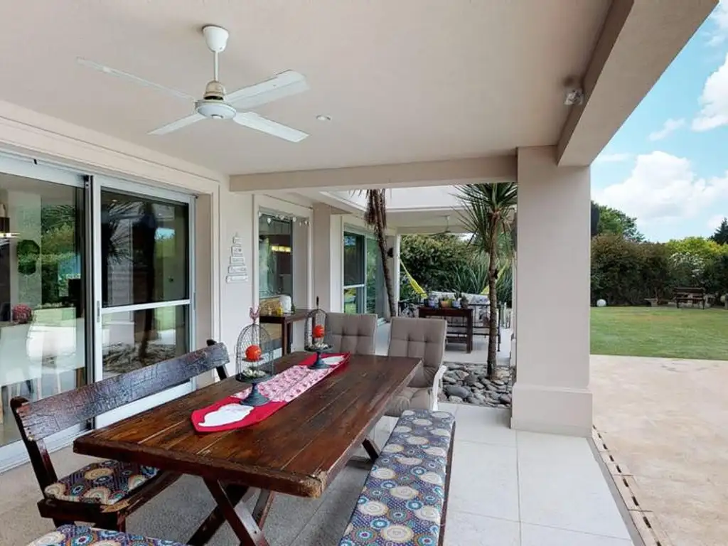 Casa en Venta en Ayres De Pilar - 8 ambientes