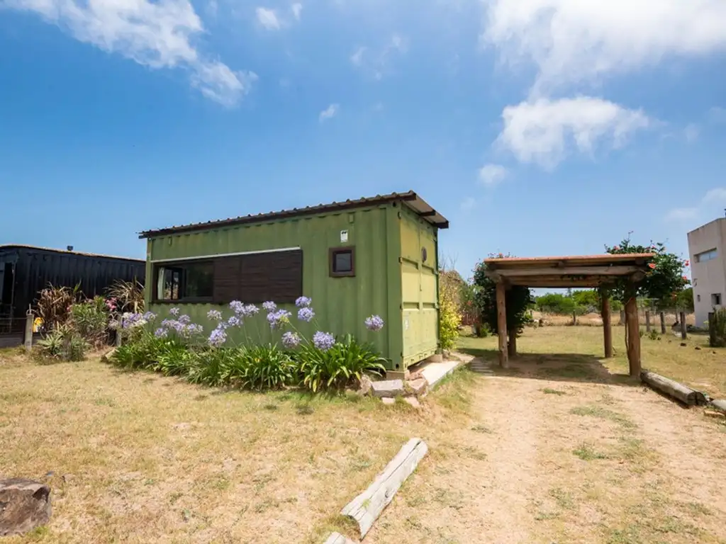 Casa en venta a media cuadra del mar Punta Negra