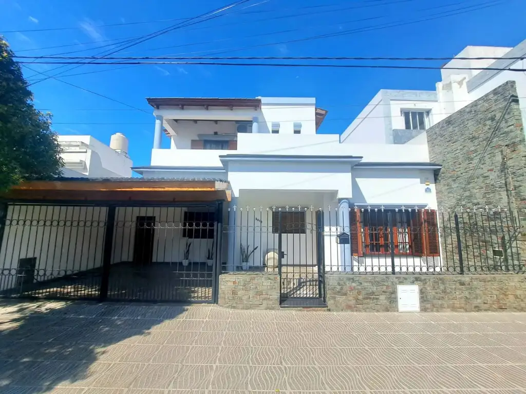 CASA DE CATEGOR?A EN VENTA! 3 DOR, B? ALTA C?RDOBA