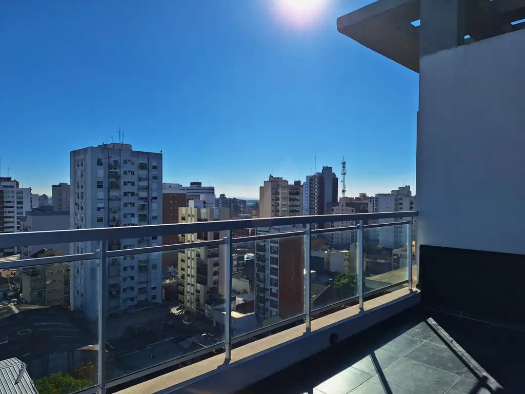 "¡Increíble triplex en venta en Quilmes Centro! ¡No te lo pierdas!"