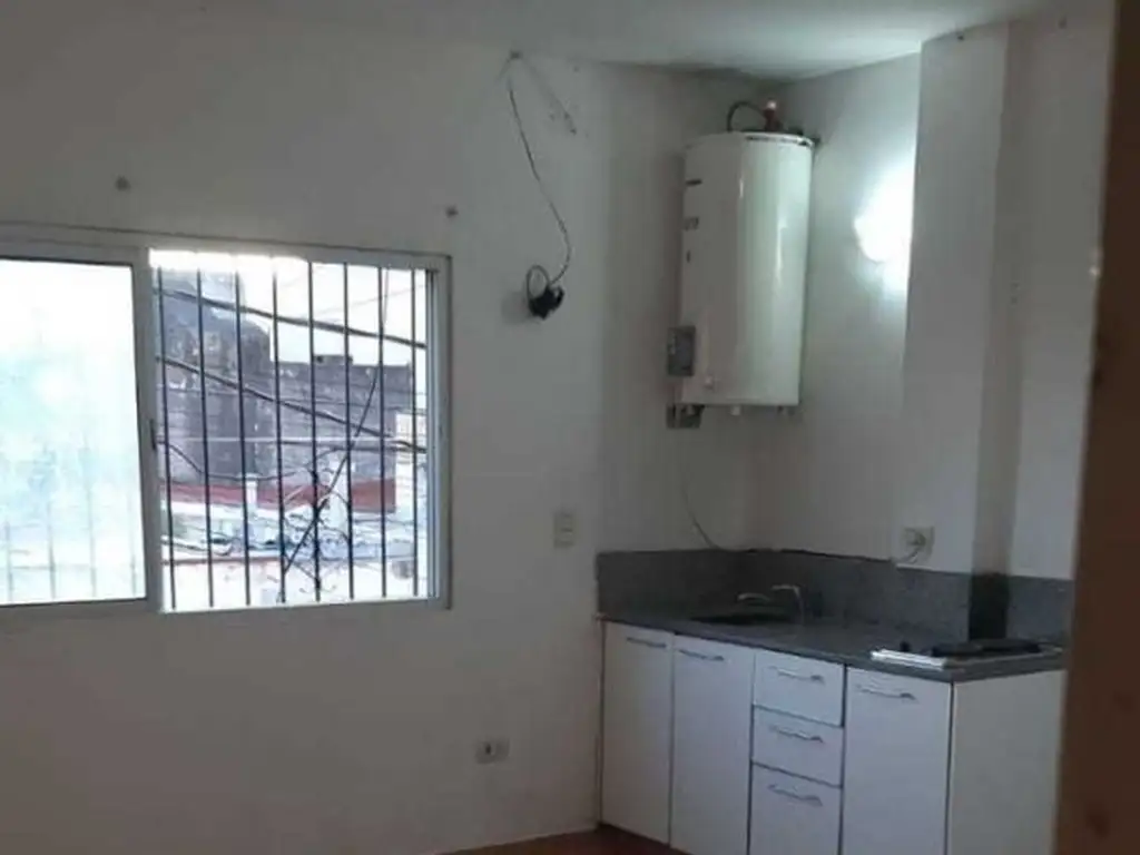 OPORTUNIDAD MONOAMBIENTE EN MORON CENTRO