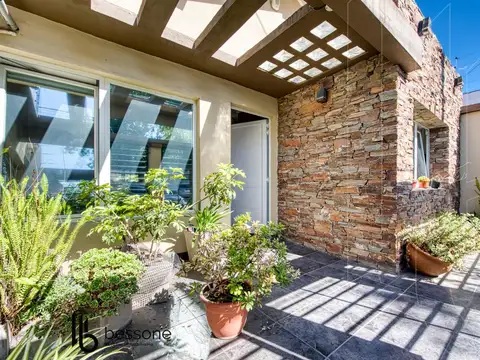 Casa en barrio 9 de julio