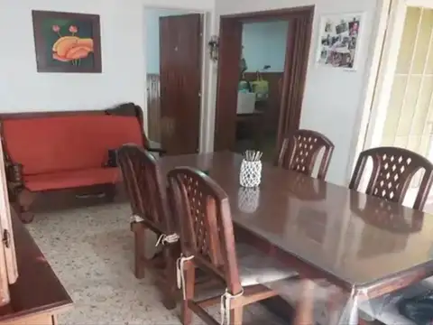 66 E/ 144 Y 145: CASA EN VENTA