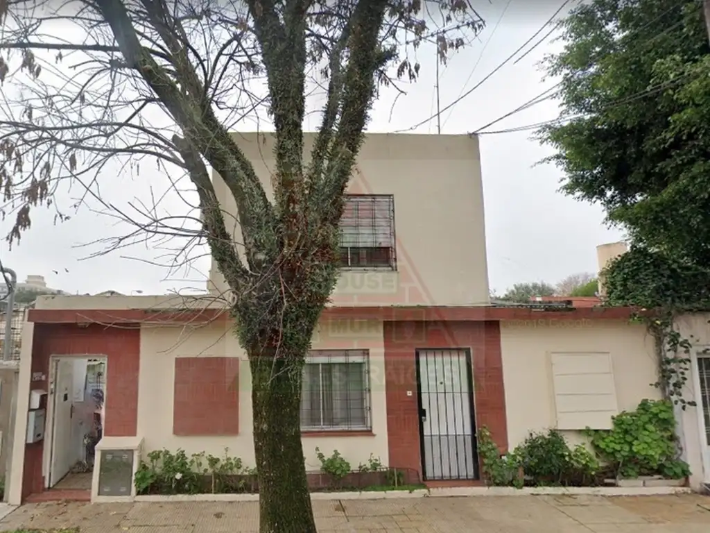 DEPARTAMENTO DOS AMBIENTES CON PATIO, VENTA EN BECCAR.