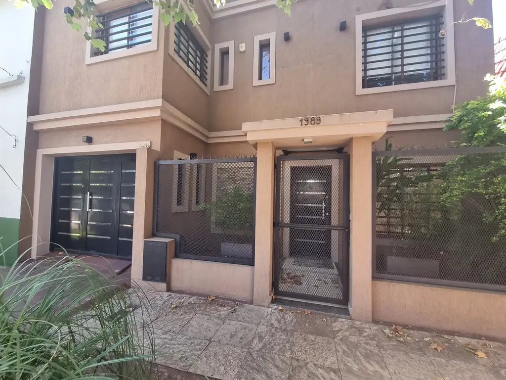 Alquiler Casa 8 años 2 dormitorios, 1 cochera, 170m2, Florida Mitre