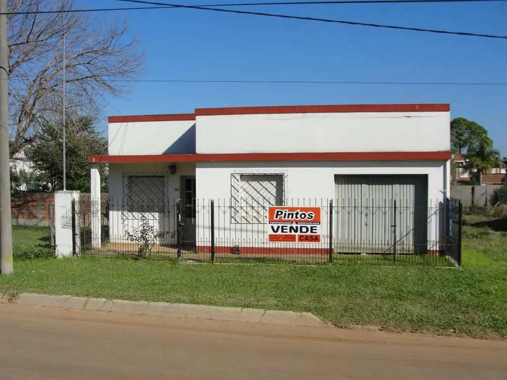 Casa sobre Paso de los Andes. 2 dormtiorios. Extenso lote. SAN JOSE. ENTRE RIOS.