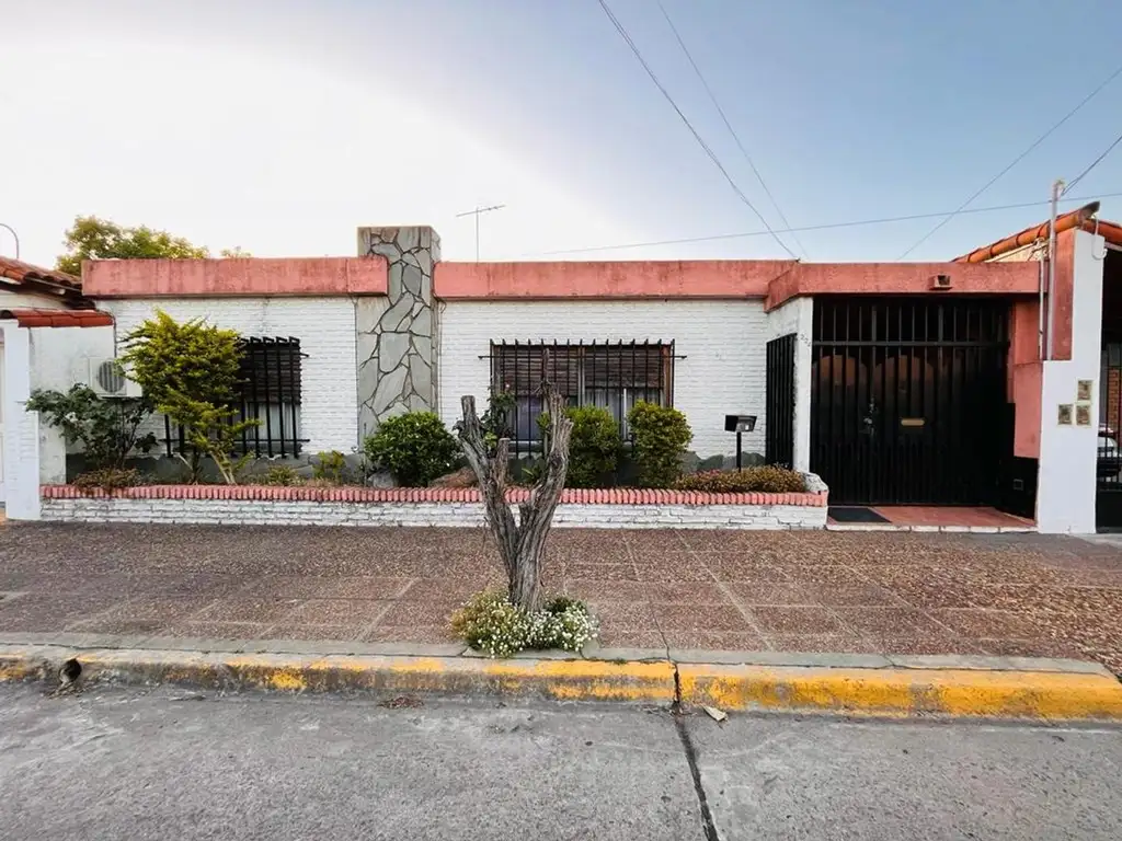 Casa en planta baja con garage