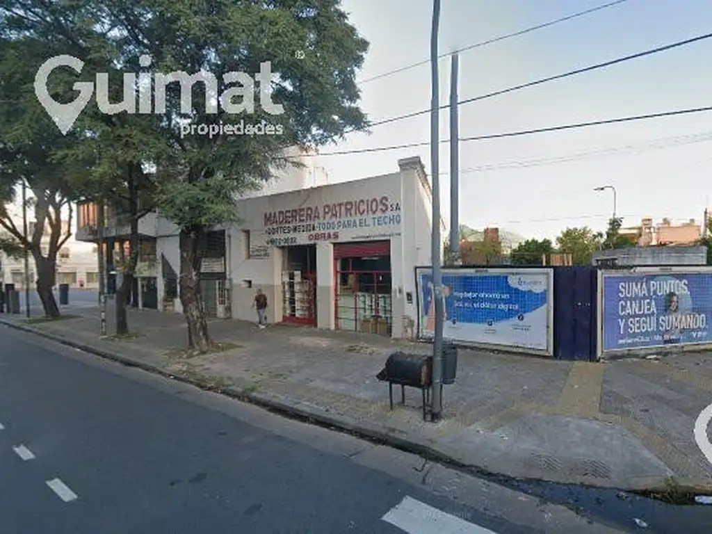 GRAN ESQUINA DE 549.93m2. CON SALIDA A 3 CALLES! CASEROS, TROLE Y CHICLANA, SE TOMAN M2!