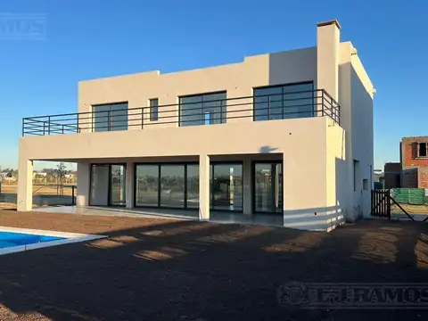 Casa en venta en el Barrio Riberas- PUERTOS / ESCOBAR