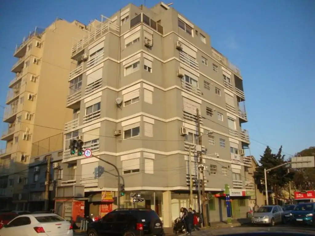 Departamento - Venta - Argentina, Vicente López - AV SAN MARTIN - (VL) 3098