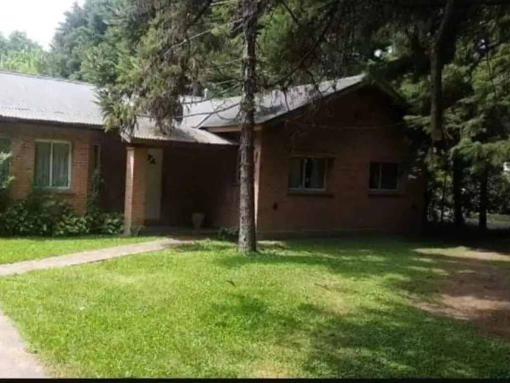 Alquiler casa con piscina en barrio Cerrado Del Viso