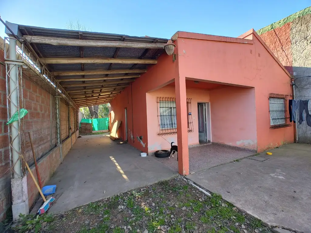 Casa en venta con buena ubicación