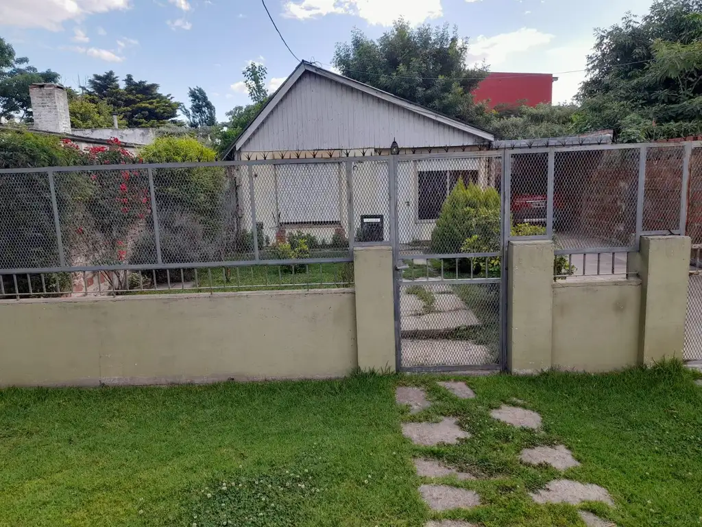 Casa en venta en  La Plata