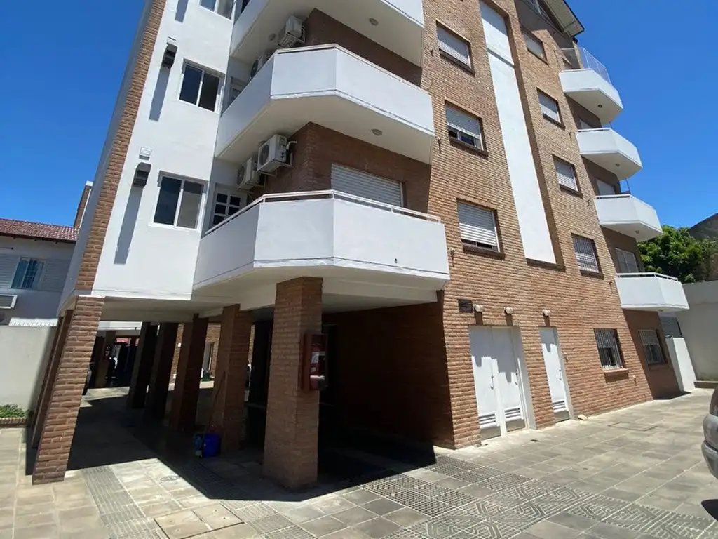 VENTA DE DEPARTAMENTO EN DUPLEX, RAMOS MEJIA