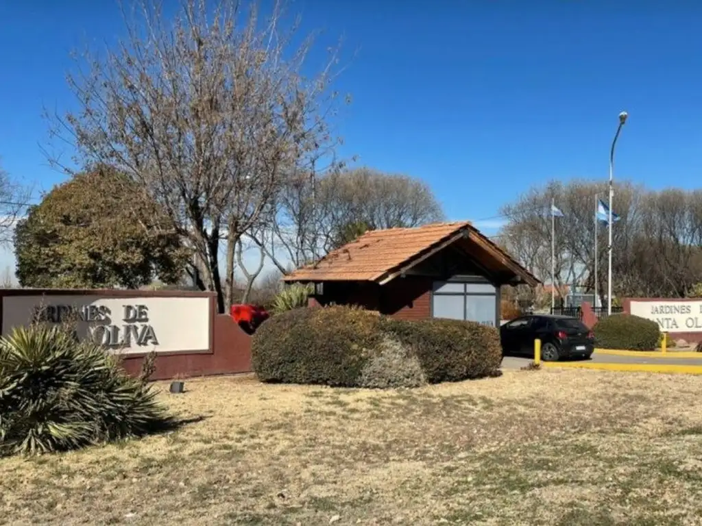 VENTA DE LOTE BARRIO JARDINES DE SANTA OLIVA