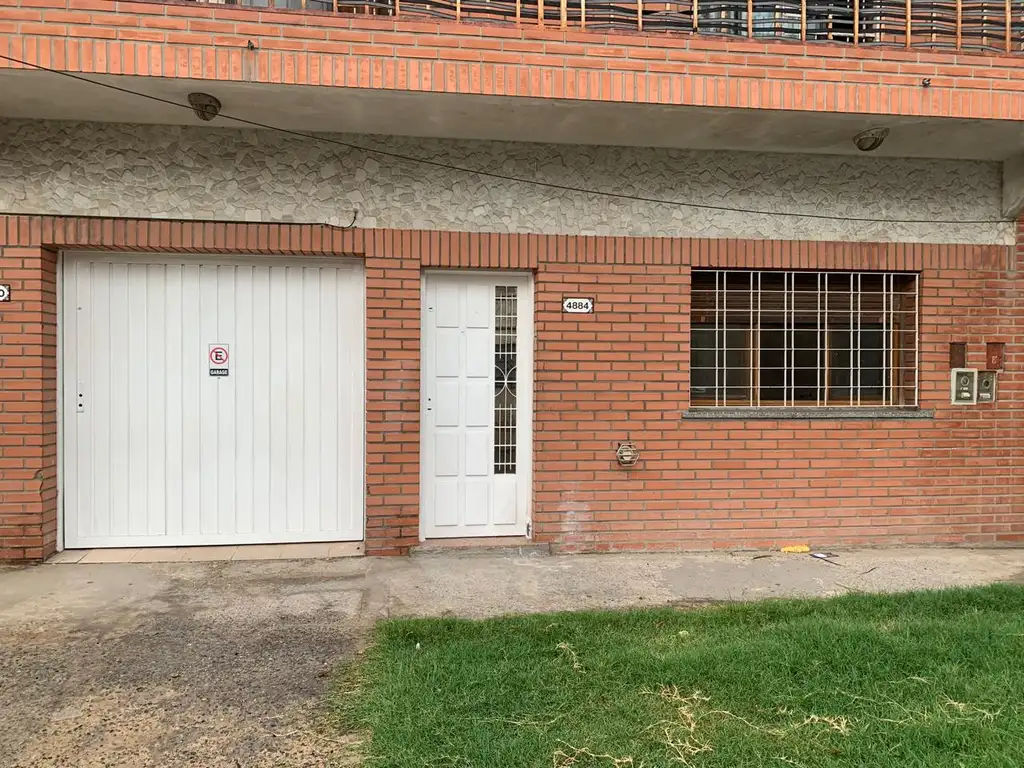 PH 3 ambientes independiente con garaje en Venta en Villa Bonich