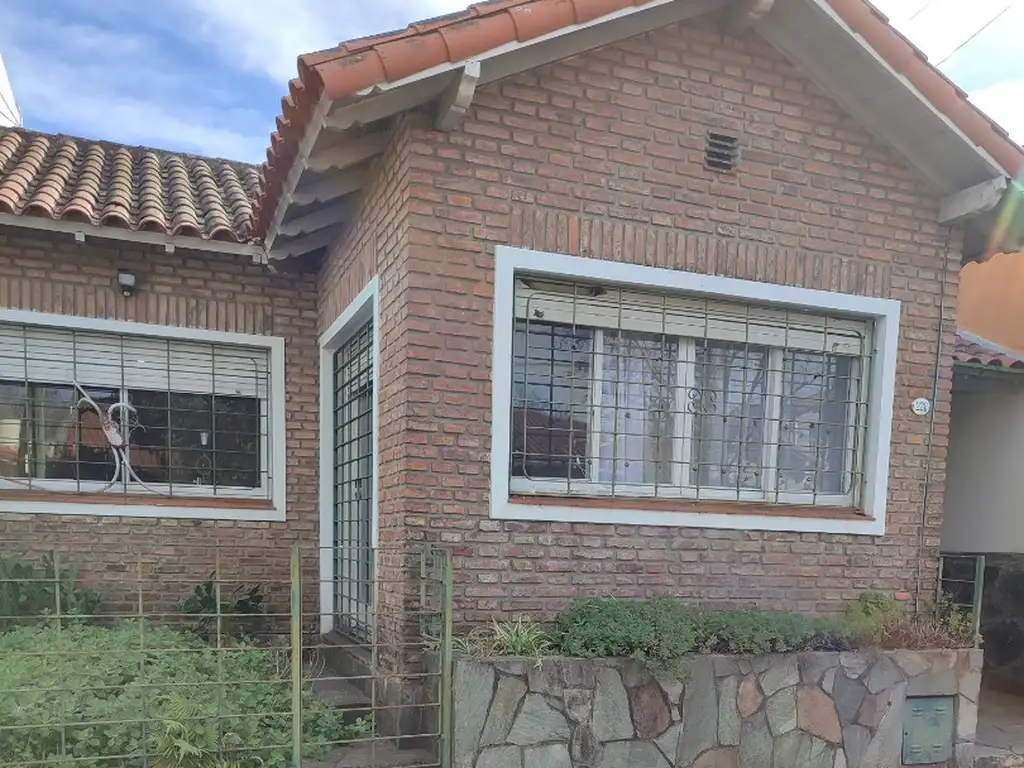 DOS P.H. SOBRE LOTE DE  8,66X 53,40- SAN ISIDRO-VIAS A LIBERTADOR