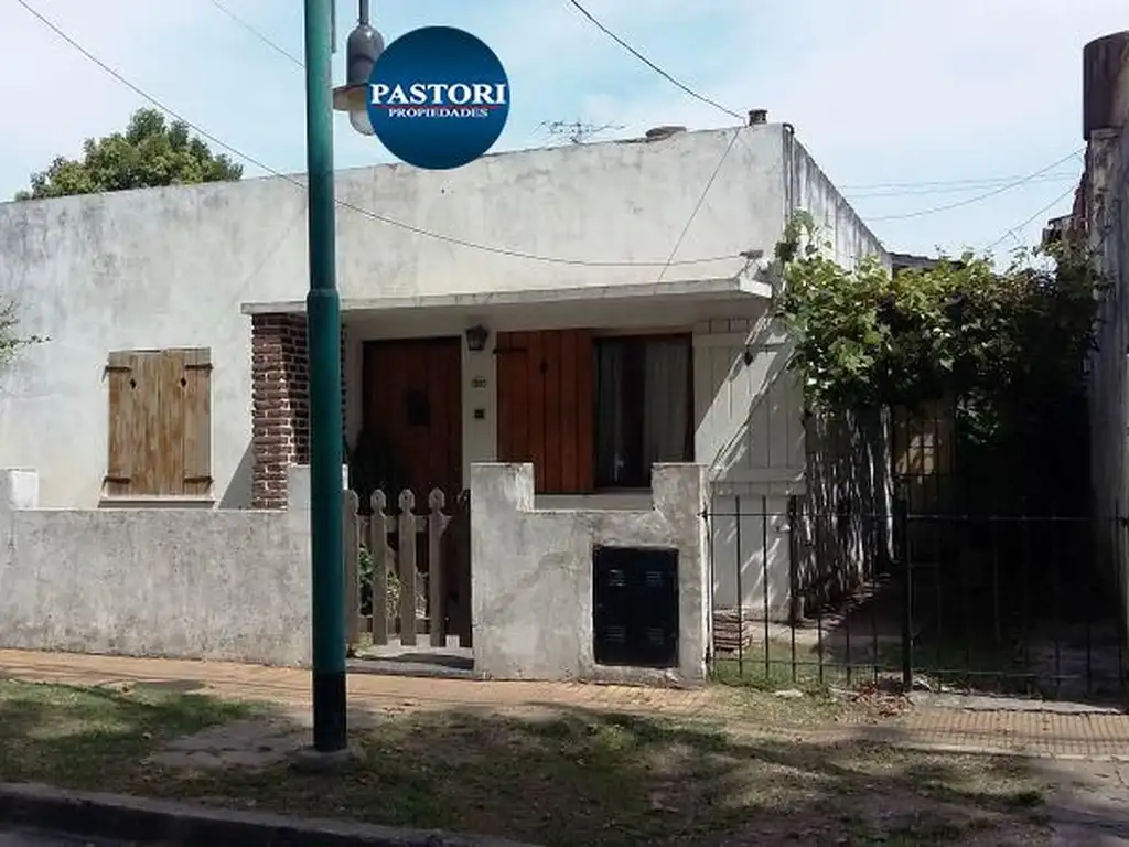 VENTA DE CASA DE 3 AMBIENTES | FRAY JUSTO SARMIENTO 3582