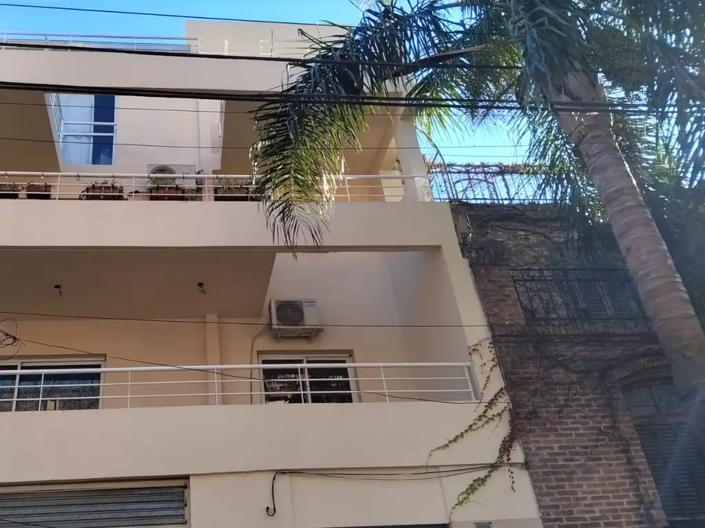 Vendo, dpto. monoambiente, excelente estado, super luminoso contrafrente con balcón en Palermo