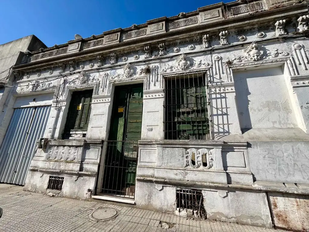 Alquiler de casa-depósito en Barrio Reus