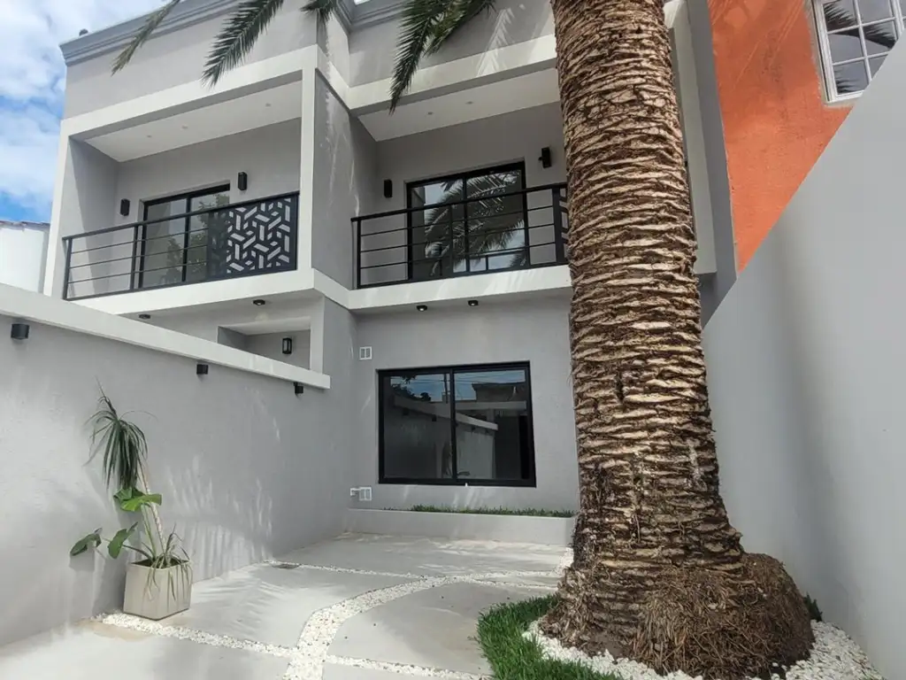 Duplex a la venta en Ituzaingo Sur.