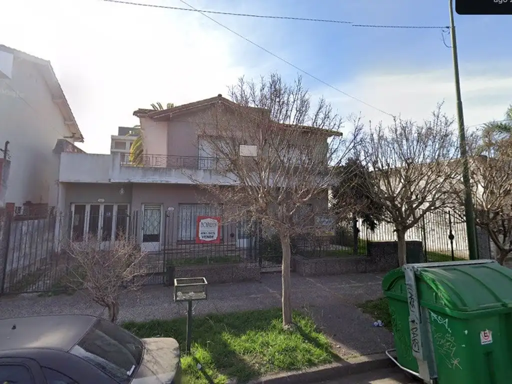 *LOTE DE 17,32 X 43,30 CON CHALET A REFACCIONAR O RECICLAR (SON 2 LOTES DE 8,66 X 43,30 C/U)