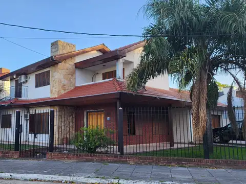 Casa Chalet  en Venta en San Antonio De Padua, Merlo, G.B.A. Zona Oeste