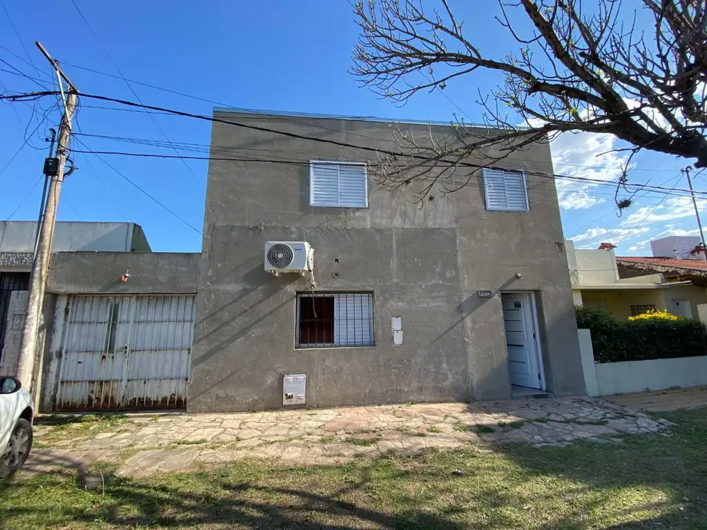 CASA CON GRAN TERRENO