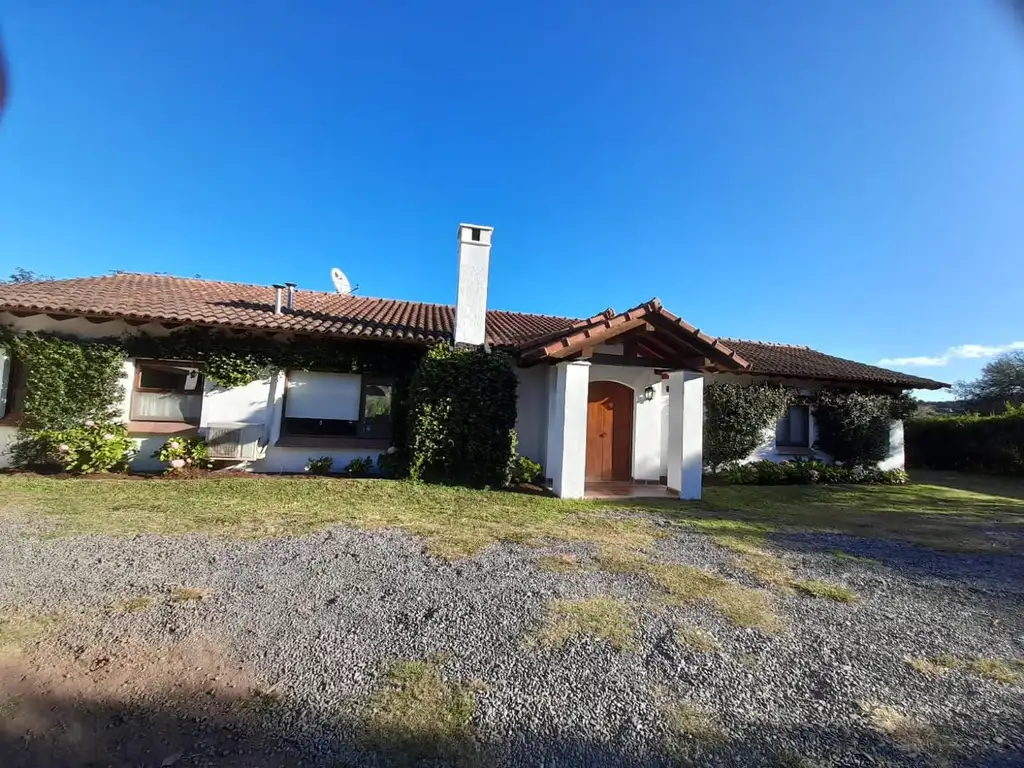 casa en venta La Lucinda I