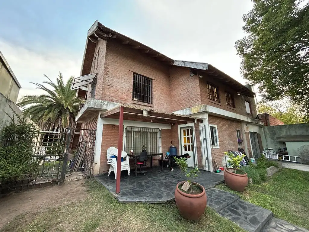 EXCELENTE OPORTUNIDAD Chalet en venta - a minutos del acceso Oeste