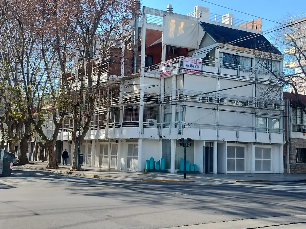 Edificio de 5 Pisos en muy buen ubicación