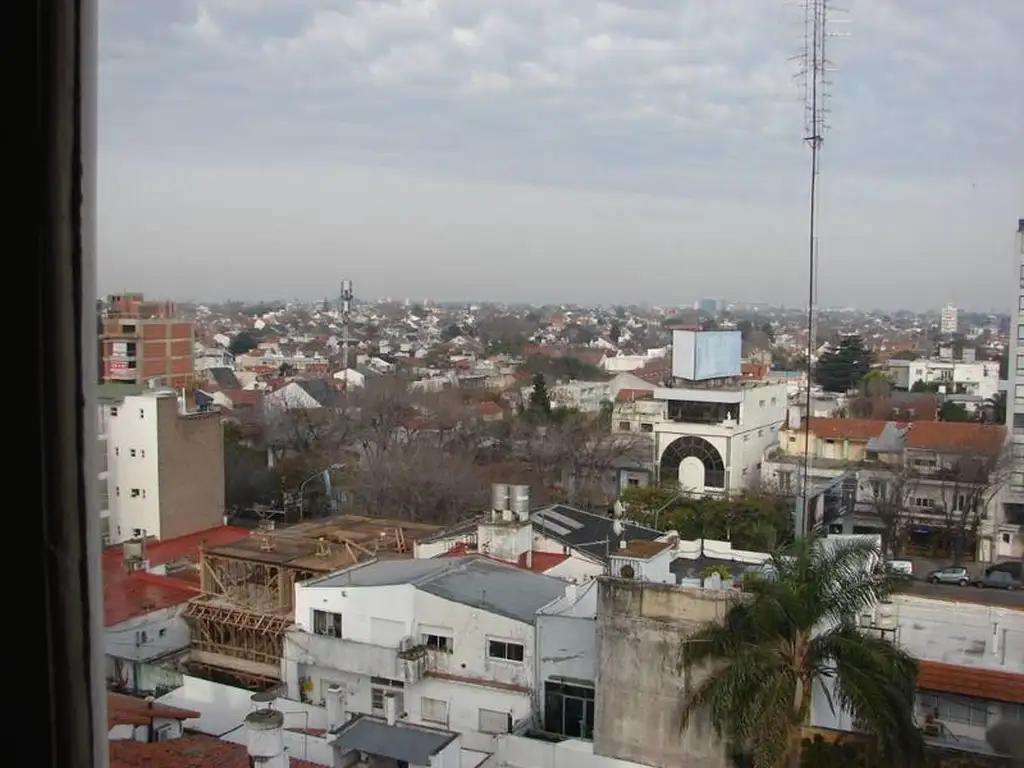 La Lucila- 3 amb. a una cuadra de Maipú c/guardacoche