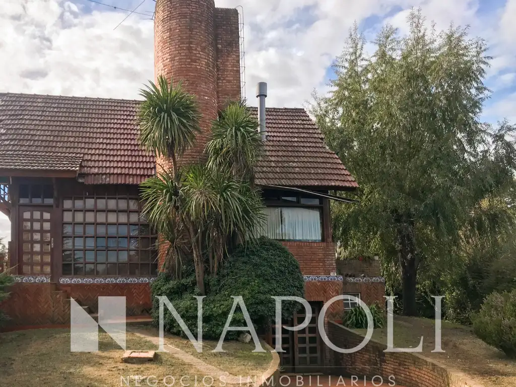 IMPONENTE Casa en venta, en El Trébol, Ezeiza.