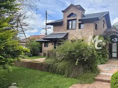 Casa en venta y alquiler en Jardin Nautico De Escobar