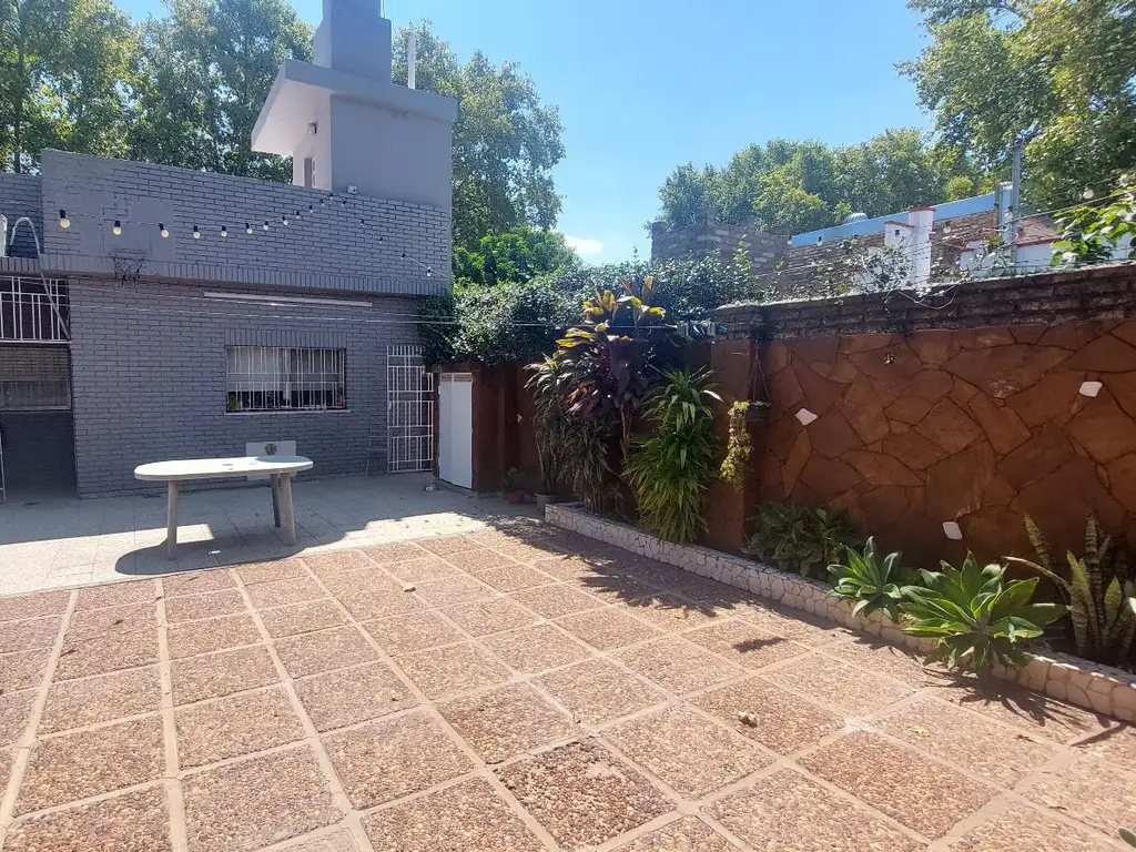 Venta Casa 2 dormitorios con jardín - Azcuenaga, Rosario