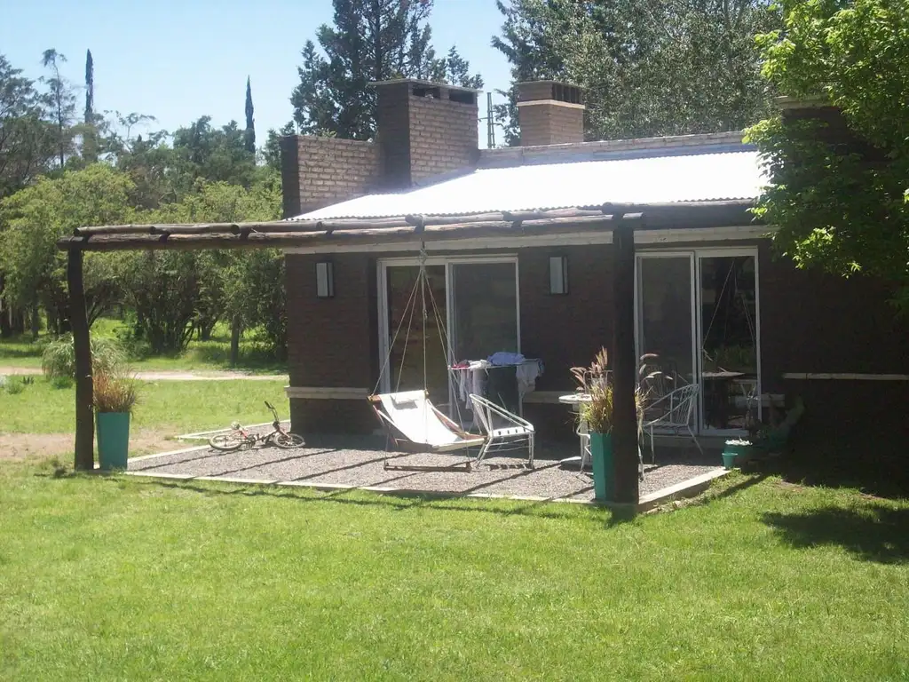 CASA EN  ALQUILER  A METROS DE CAUSANA 3 DORMITORIOS