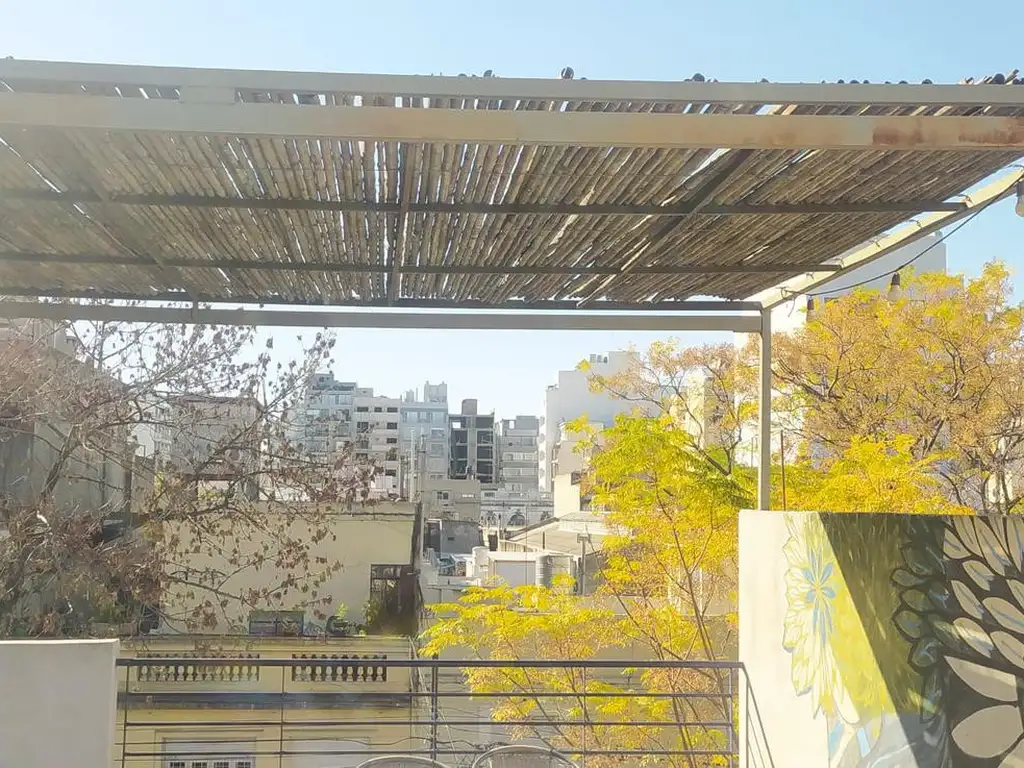 Chacarita. Alquiler PH  de 2 ambientes con terraza propia