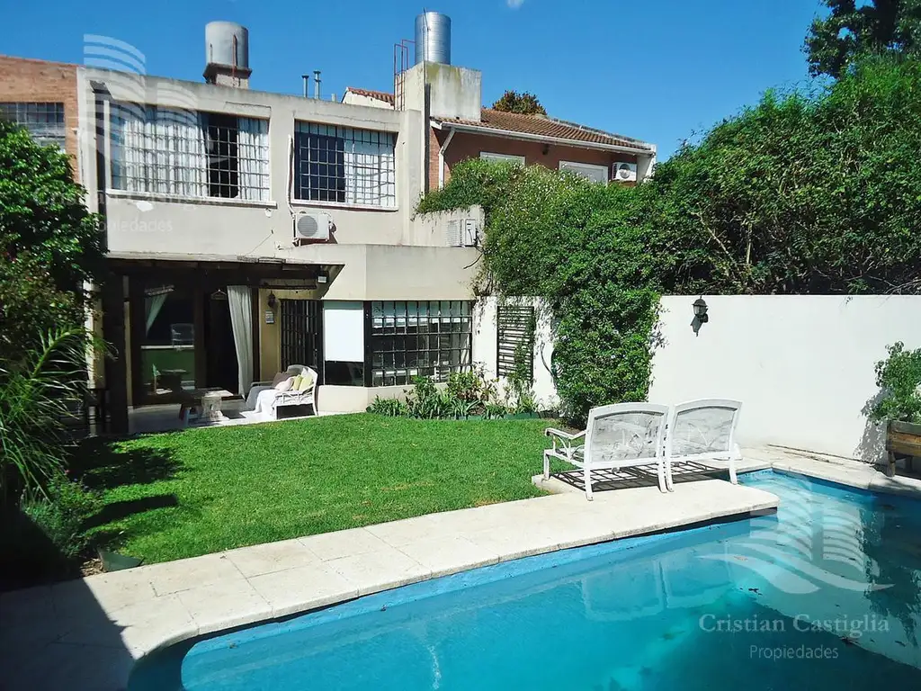 Venta - Casa 7 Ambientes, Cochera, Jardin, Pileta, Parrilla - Florida Mitre/Este, Vicente Lopez