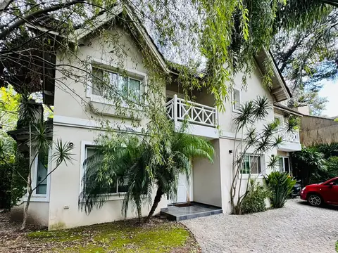 Venta Casa barrio Maria del Parque. Apto Credito