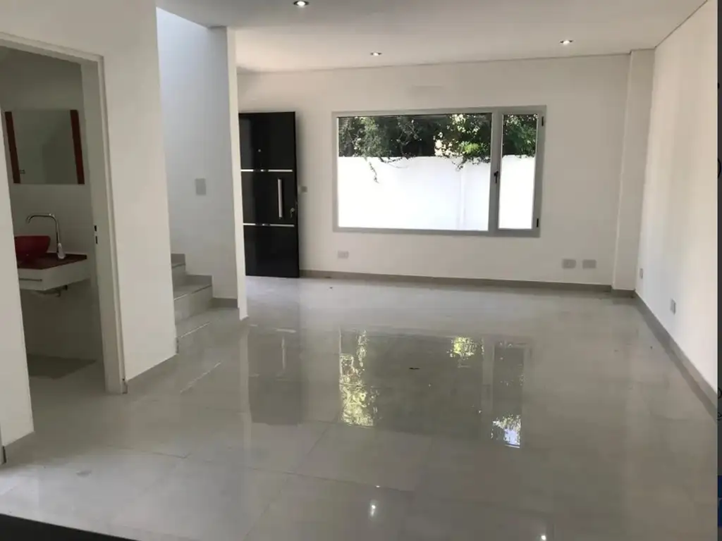 Casa en Venta - 3 ambientes - USD 118.000