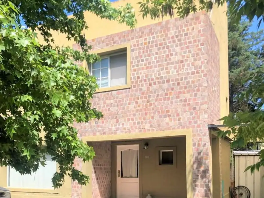 Casa en venta de 3 dormitorios c/ cochera en Los Ángeles Village