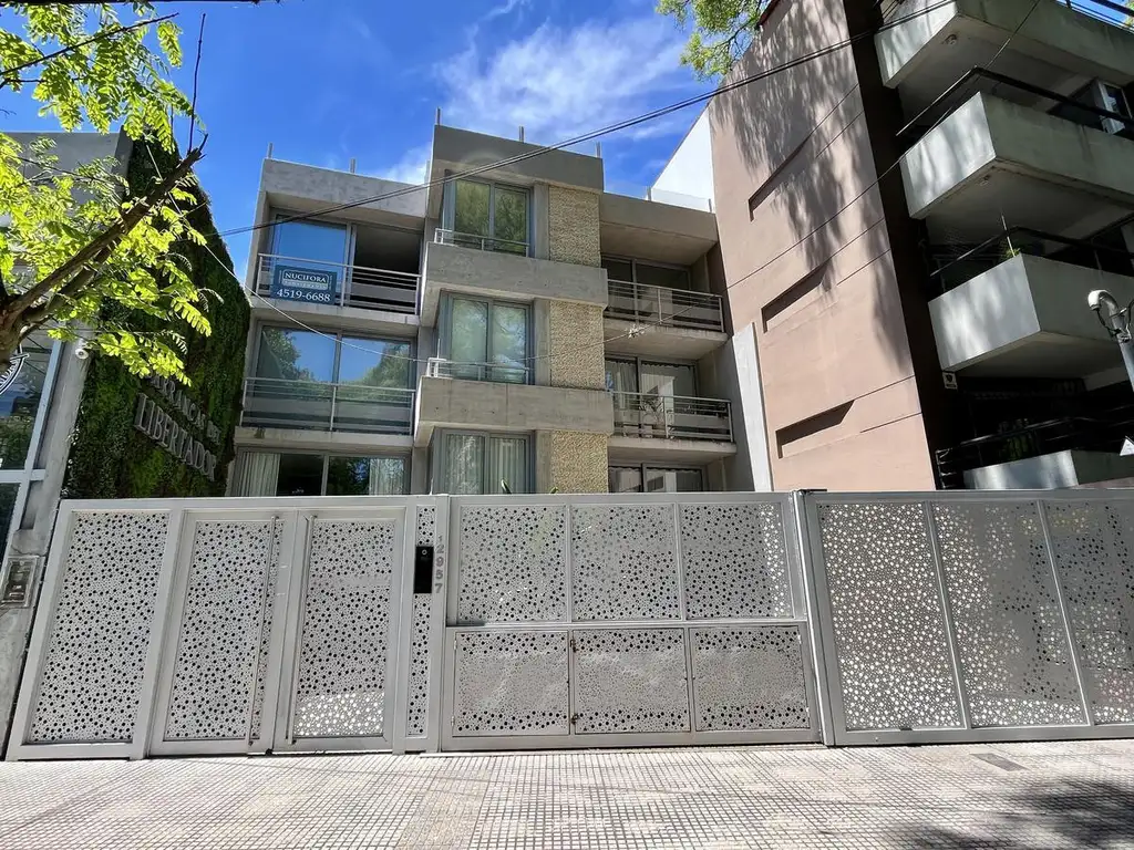 IMPECABLE SEMIPISO CON TERRAZA Y PISCINA SOBRE AV. LIBERTADOR EN MARTINEZ.