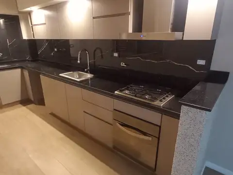 HERMOSO SEMIPISO 2 AMB TERRAZA AMPLIA  EXCLUSIVA CON MESADA Y BACHA DE LAVADO.DETALLES DE CATEGORIA.